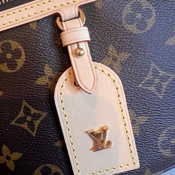 NWT Louis Vuitton High Rise Bumbag Brand New Monogram Crossbody HARD TO FIND - Picture 2 of 16